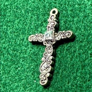 Elegant Cross Pendant with princess cut jem